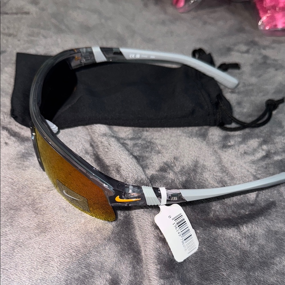 Nike Sunglasses with Black Pouch and Orange Lenses - Picture 3 of 4
